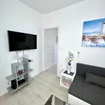 Luna Modern Sea View Split