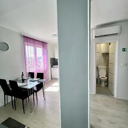 Luna Modern Sea View Apartment Split