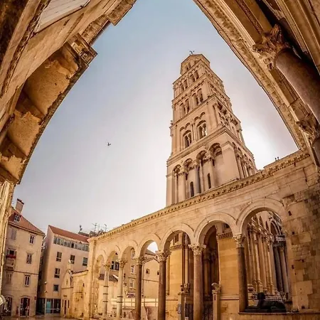 Luna Modern Sea View Апартаменты