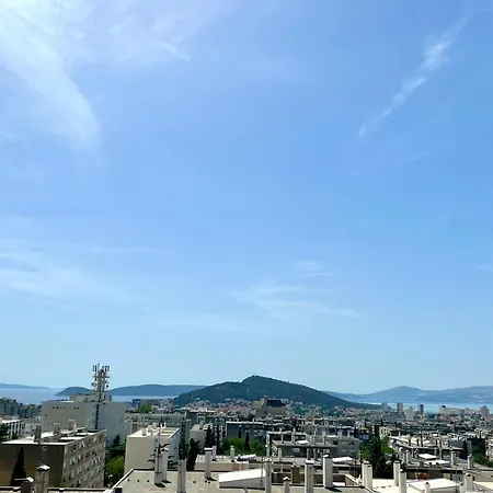 Luna Modern Sea View *